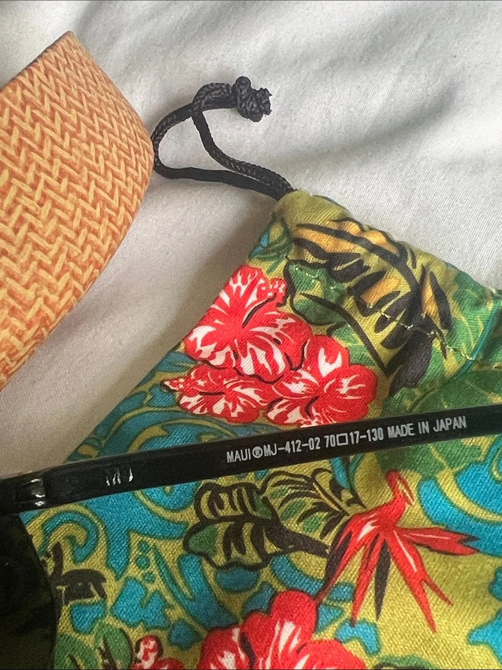 Maui Jim Banyans 412 Wraparound Polarized Sunglasses with  Case and Floral Pouch